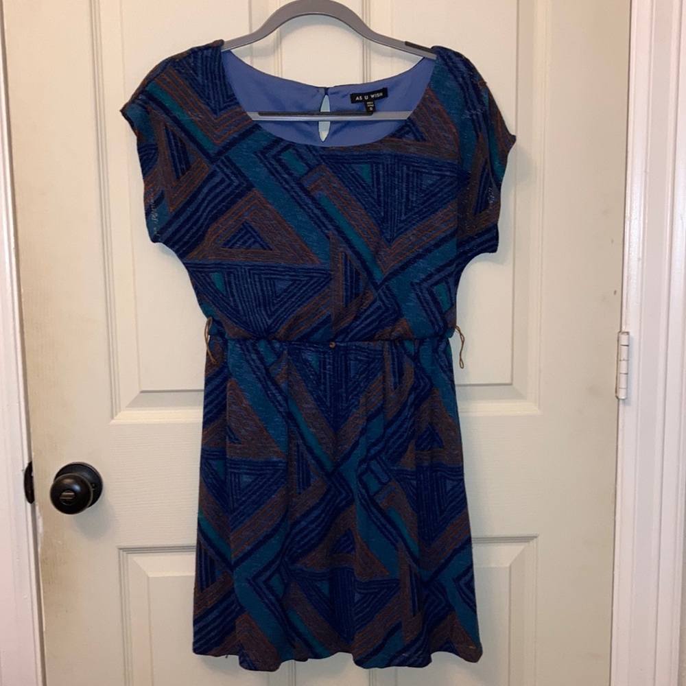 Tribal-patterned knee-length tunic dress